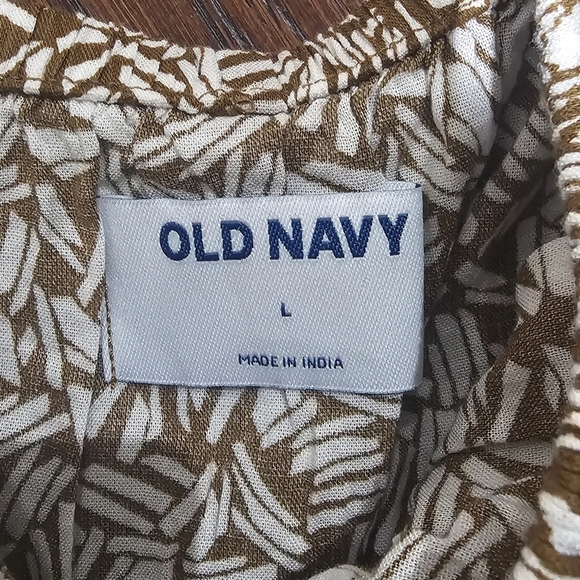 Old Navy Woman's Off Shoulder Smocked Ruffled Neckline cinched waist Large Top - Picture 3 of 5